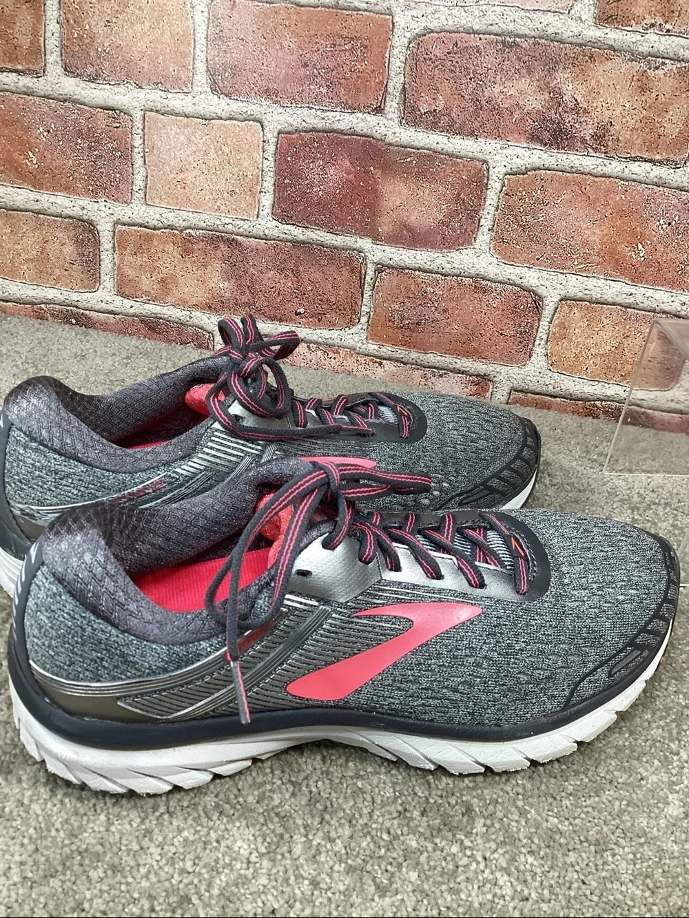 Brooks Adrenaline GTS 18 women’s running shoes sneakers size 9.5